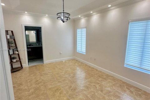 Снять в аренду виллу или дом в Майами, Флорида 4 спальни, 157.93м2, № 1991912 - фото 9