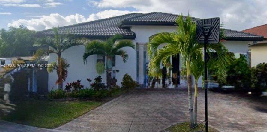 Дом в Майами, Флорида 4 спальни, 157.93м2 № 1991912