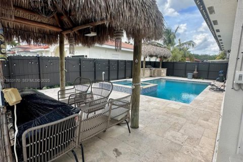 Снять в аренду виллу или дом в Майами, Флорида 4 спальни, 157.93м2, № 1991912 - фото 12