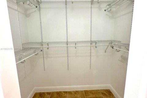 Снять в аренду виллу или дом в Майами, Флорида 4 спальни, 157.93м2, № 1991912 - фото 8