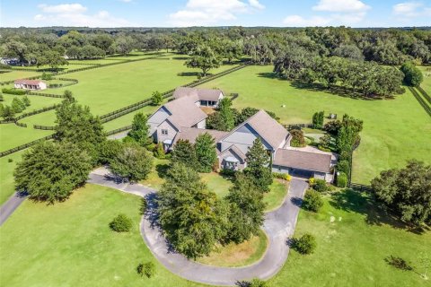House in Ocala, Florida 5 bedrooms, 610.83 sq.m. № 1723216 - photo 1