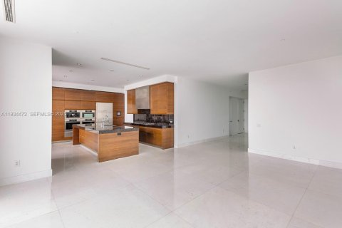 Condominio en alquiler en Miami Beach, Florida, 3 dormitorios, 256.04 m2 № 1992834 - foto 3