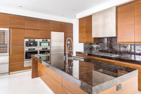 Condominio en alquiler en Miami Beach, Florida, 3 dormitorios, 256.04 m2 № 1992834 - foto 5