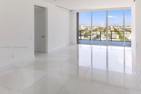 Condominio en alquiler en Miami Beach, Florida, 3 dormitorios, 256.04 m2 № 1992834 - foto 16