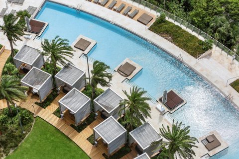 Condominio en alquiler en Miami Beach, Florida, 3 dormitorios, 256.04 m2 № 1992834 - foto 10