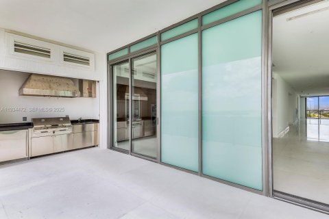Condominio en alquiler en Miami Beach, Florida, 3 dormitorios, 256.04 m2 № 1992834 - foto 23