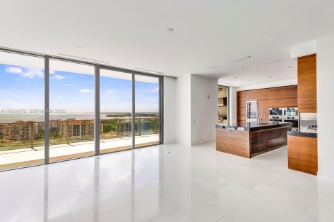 Condominio en alquiler en Miami Beach, Florida, 3 dormitorios, 256.04 m2 № 1992834 - foto 2