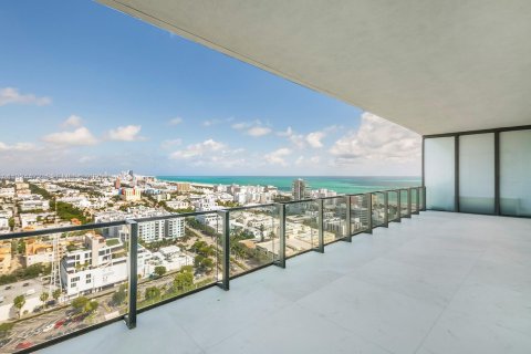 Condominio en alquiler en Miami Beach, Florida, 3 dormitorios, 256.04 m2 № 1992834 - foto 22
