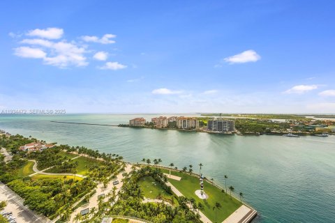 Condominio en alquiler en Miami Beach, Florida, 3 dormitorios, 256.04 m2 № 1992834 - foto 8