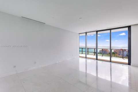 Condominio en alquiler en Miami Beach, Florida, 3 dormitorios, 256.04 m2 № 1992834 - foto 12