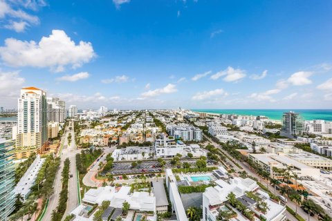 Condominio en alquiler en Miami Beach, Florida, 3 dormitorios, 256.04 m2 № 1992834 - foto 21