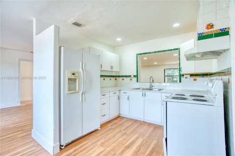 Купить виллу или дом в Мирамар, Флорида 3 спальни, 109.25м2, № 1988958 - фото 10