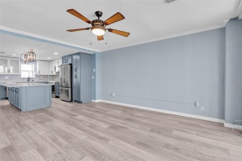 Condominio en venta en Saint Pete Beach, Florida, 1 dormitorio, 73.39 m2 № 2380544 - foto 11