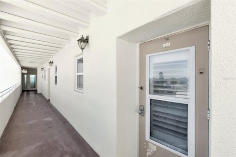 Condominio en venta en Saint Pete Beach, Florida, 1 dormitorio, 73.39 m2 № 2380544 - foto 4