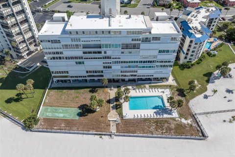 Condominio en venta en Saint Pete Beach, Florida, 1 dormitorio, 73.39 m2 № 2380544 - foto 30