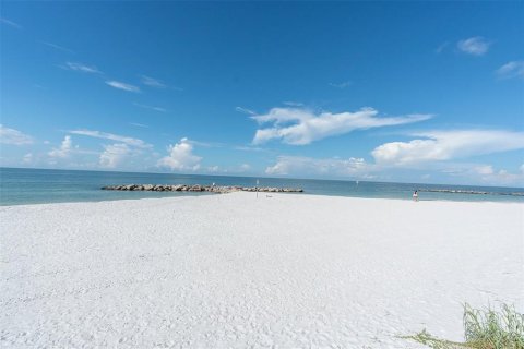 Condominio en venta en Saint Pete Beach, Florida, 1 dormitorio, 73.39 m2 № 2380544 - foto 28