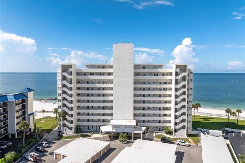 Condominio en Saint Pete Beach, Florida, 1 dormitorio  № 2380544
