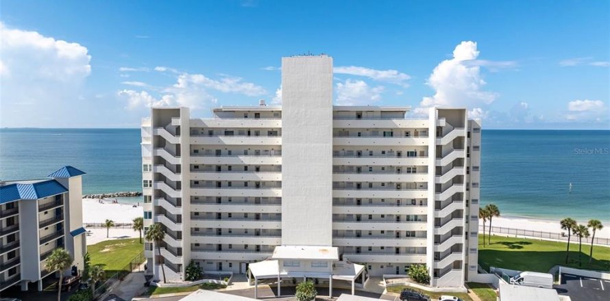 Condominio en Saint Pete Beach, Florida, 1 dormitorio  № 2380544