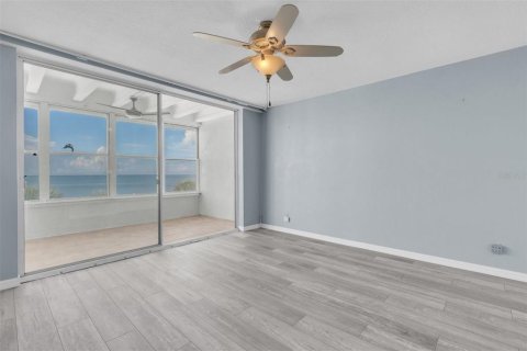 Condominio en venta en Saint Pete Beach, Florida, 1 dormitorio, 73.39 m2 № 2380544 - foto 18