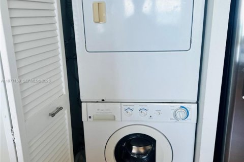 Copropriété à louer à Hollywood, Floride: 2 chambres, 134.71 m2 № 2041592 - photo 16