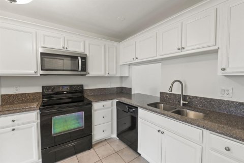 Condo in St. Lucie, Florida, 2 bedrooms  № 2088307 - photo 5