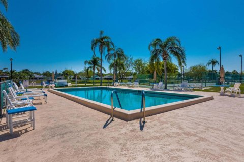 Condo in St. Lucie, Florida, 2 bedrooms  № 2088307 - photo 25