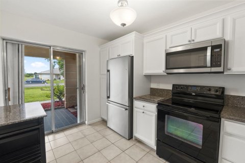 Condo in St. Lucie, Florida, 2 bedrooms  № 2088307 - photo 6