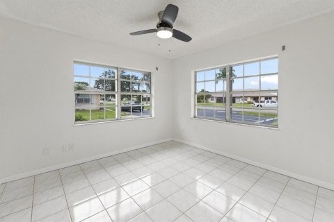 Condo in St. Lucie, Florida, 2 bedrooms  № 2088307 - photo 17