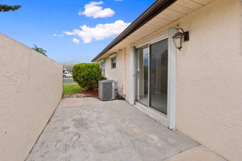 Condo in St. Lucie, Florida, 2 bedrooms  № 2088307 - photo 21