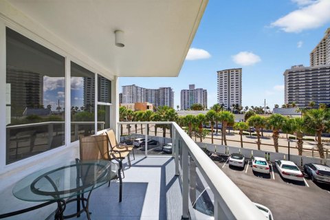 Copropriété à vendre à Fort Lauderdale, Floride: 2 chambres, 104.05 m2 № 2376402 - photo 14