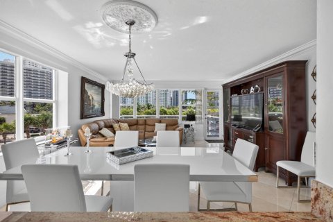 Copropriété à vendre à Fort Lauderdale, Floride: 2 chambres, 104.05 m2 № 2376402 - photo 4
