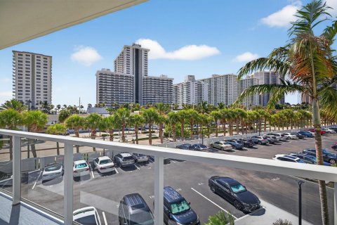 Copropriété à vendre à Fort Lauderdale, Floride: 2 chambres, 104.05 m2 № 2376402 - photo 13
