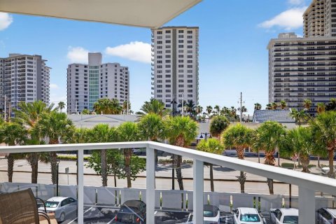 Copropriété à vendre à Fort Lauderdale, Floride: 2 chambres, 104.05 m2 № 2376402 - photo 12