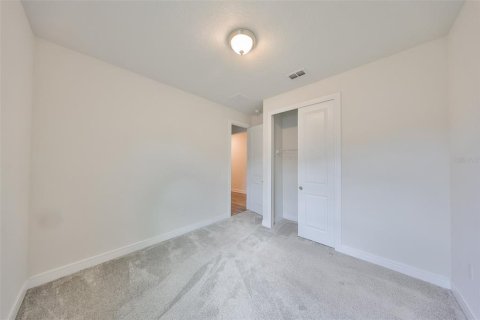 House in Zephyrhills, Florida 4 bedrooms, 169.83 sq.m. № 2396186 - photo 10