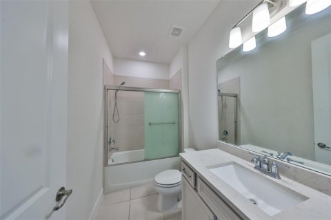 House in Zephyrhills, Florida 4 bedrooms, 169.83 sq.m. № 2396186 - photo 7