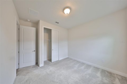 House in Zephyrhills, Florida 4 bedrooms, 169.83 sq.m. № 2396186 - photo 9