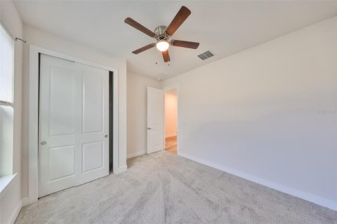 House in Zephyrhills, Florida 4 bedrooms, 169.83 sq.m. № 2396186 - photo 6