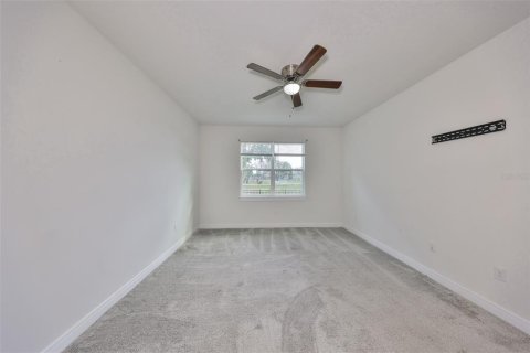 House in Zephyrhills, Florida 4 bedrooms, 169.83 sq.m. № 2396186 - photo 26