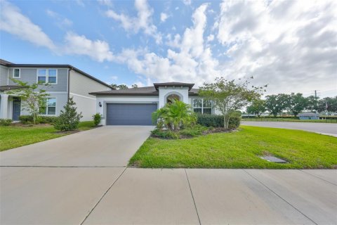 House in Zephyrhills, Florida 4 bedrooms, 169.83 sq.m. № 2396186