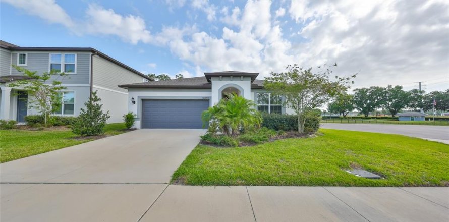 House in Zephyrhills, Florida 4 bedrooms, 169.83 sq.m. № 2396186
