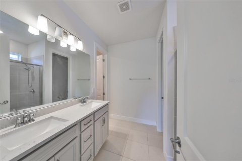 House in Zephyrhills, Florida 4 bedrooms, 169.83 sq.m. № 2396186 - photo 29