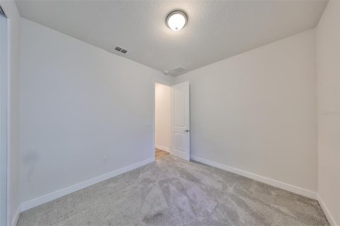 House in Zephyrhills, Florida 4 bedrooms, 169.83 sq.m. № 2396186 - photo 13