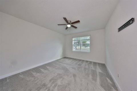 House in Zephyrhills, Florida 4 bedrooms, 169.83 sq.m. № 2396186 - photo 25