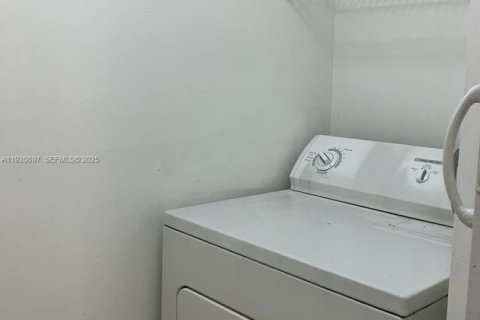 Снять в аренду кондоминиум в Помпано-Бич, Флорида 2 спальни, 83.89м2, № 1984665 - фото 8