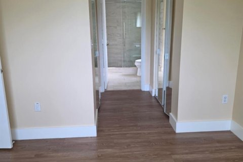 Townhouse in Royal Palm Beach, Florida 2 bedrooms, 102.84 sq.m. № 2088024 - photo 12