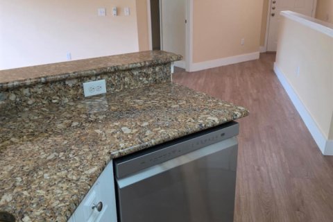 Townhouse in Royal Palm Beach, Florida 2 bedrooms, 102.84 sq.m. № 2088024 - photo 10