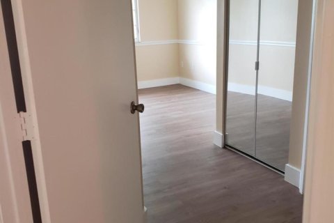 Townhouse in Royal Palm Beach, Florida 2 bedrooms, 102.84 sq.m. № 2088024 - photo 5