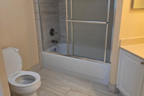 Townhouse in Royal Palm Beach, Florida 2 bedrooms, 102.84 sq.m. № 2088024 - photo 4