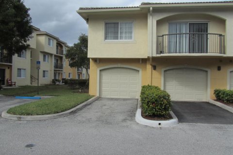 Townhouse in Royal Palm Beach, Florida 2 bedrooms, 102.84 sq.m. № 2088024 - photo 26