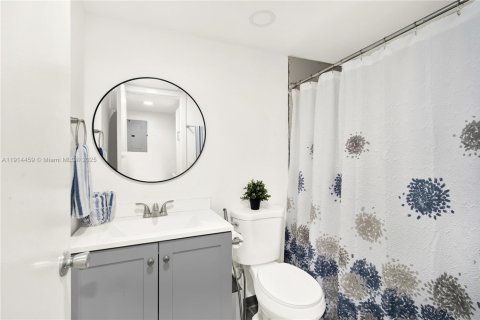 Condominio en venta en Pembroke Pines, Florida, 2 dormitorios, 131.64 m2 № 1970683 - foto 24